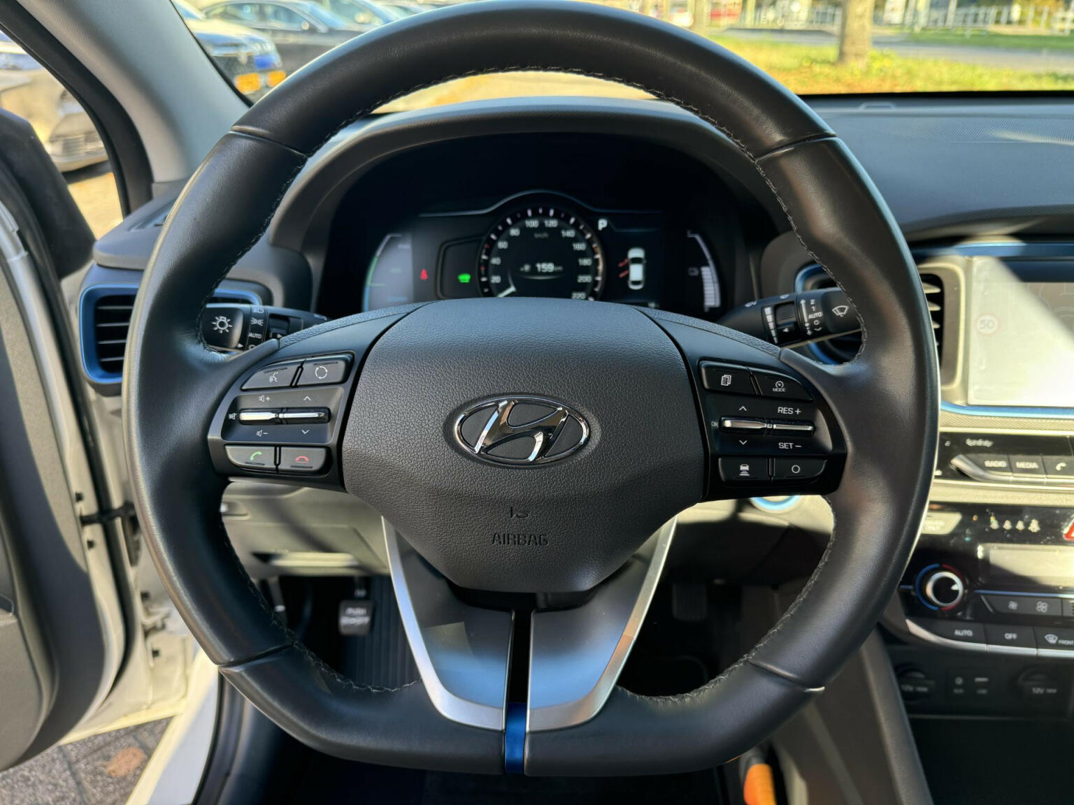 Hyundai-IONIQ-15